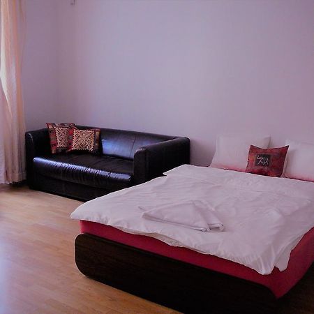 Lion Apartments Medena, Big Size, High Ceilings 布拉迪斯拉发 外观 照片