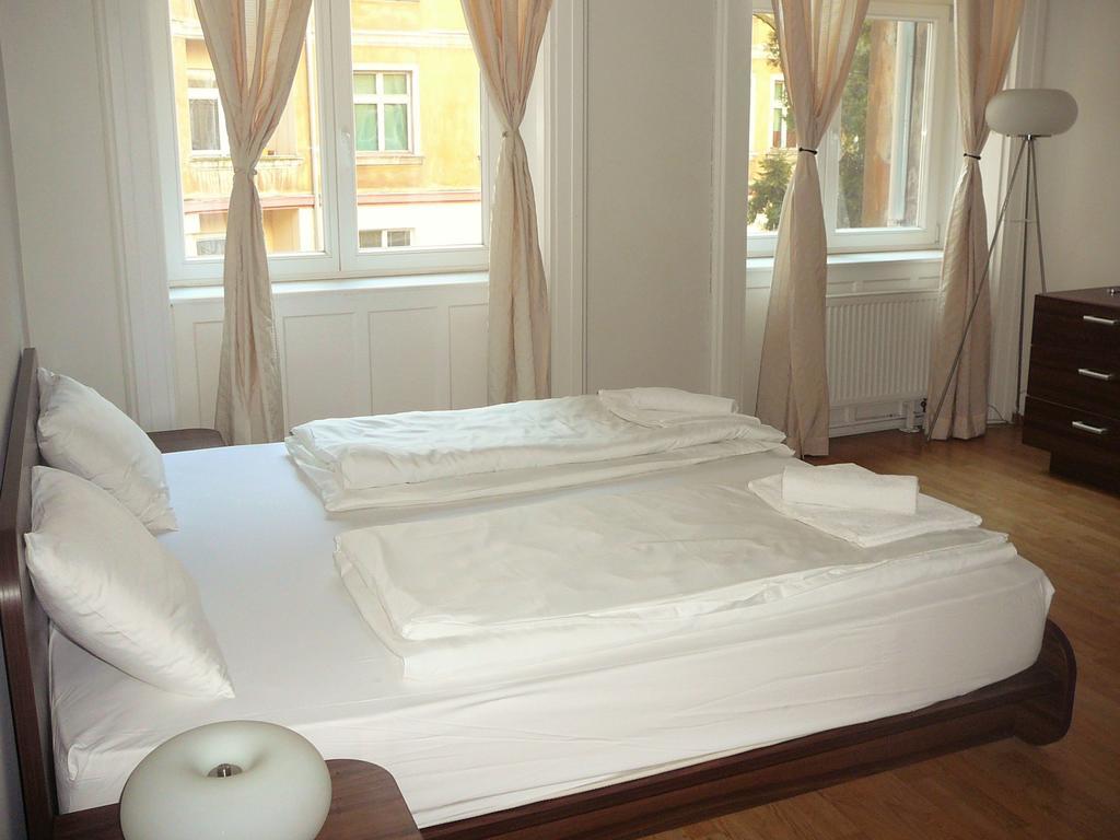 Lion Apartments Medena, Big Size, High Ceilings 布拉迪斯拉发 外观 照片