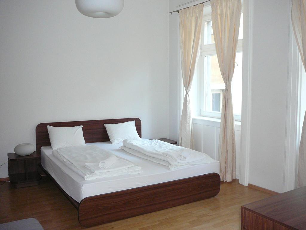 Lion Apartments Medena, Big Size, High Ceilings 布拉迪斯拉发 外观 照片