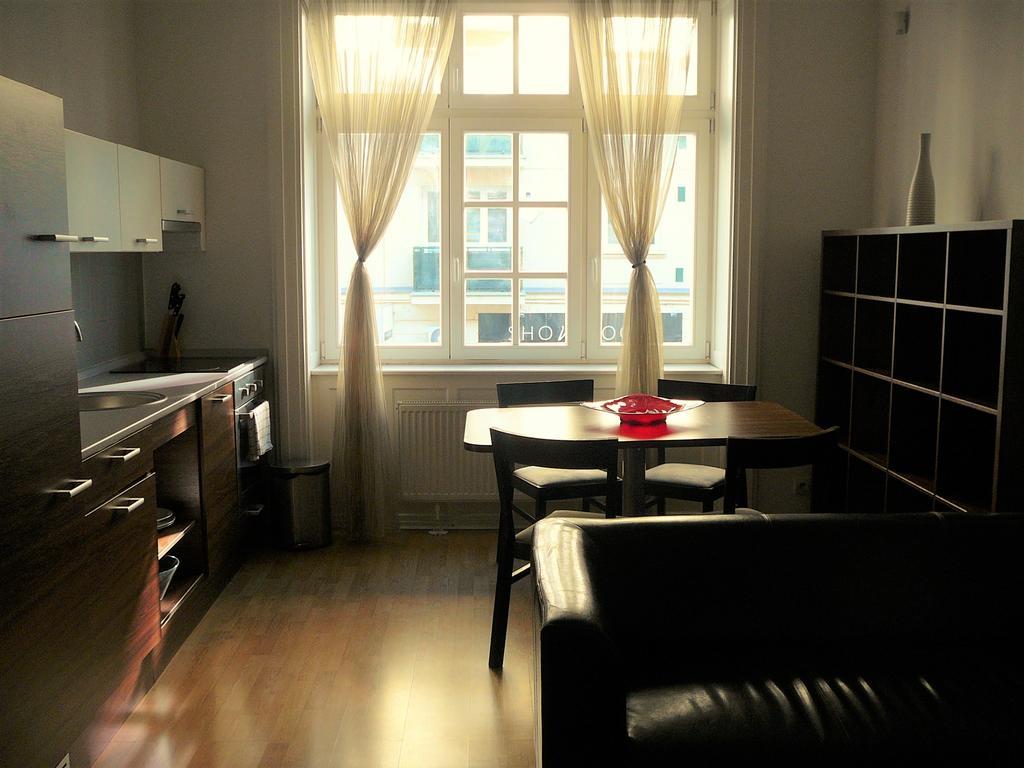 Lion Apartments Medena, Big Size, High Ceilings 布拉迪斯拉发 外观 照片