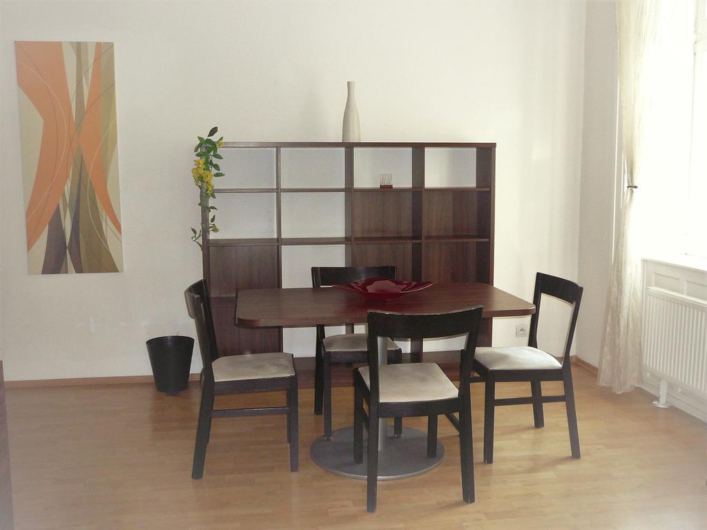 Lion Apartments Medena, Big Size, High Ceilings 布拉迪斯拉发 外观 照片
