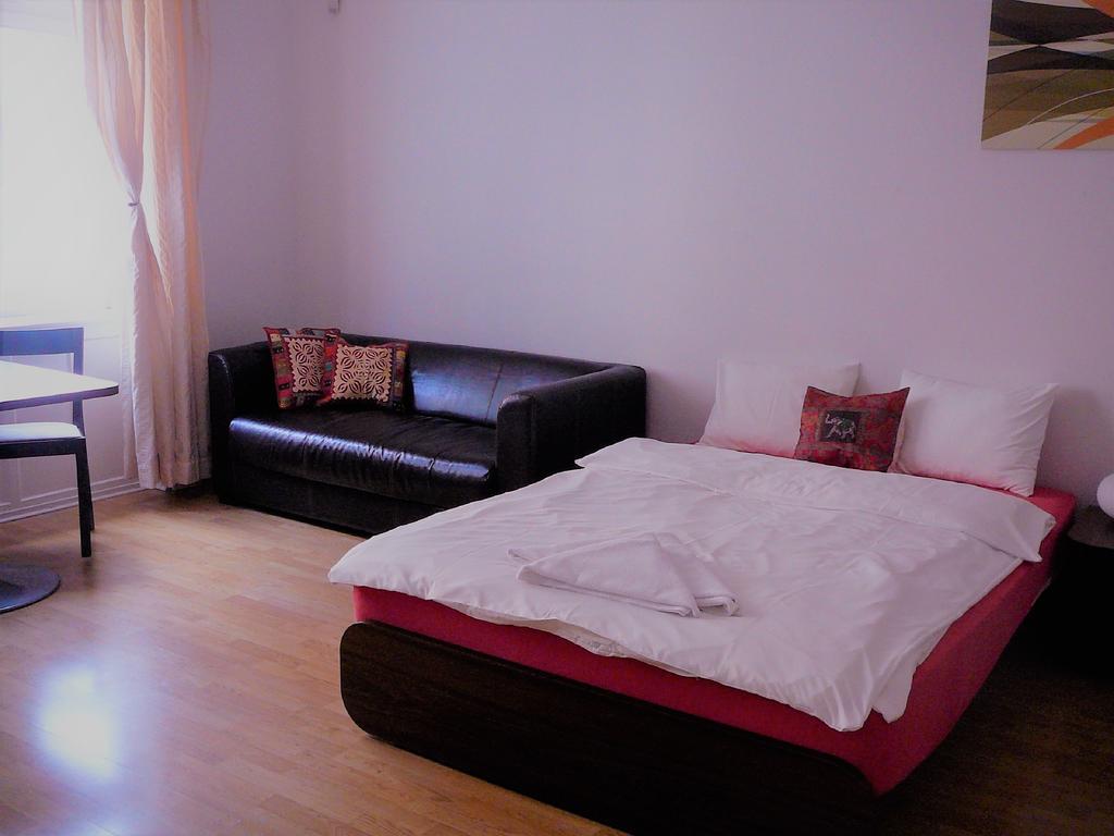 Lion Apartments Medena, Big Size, High Ceilings 布拉迪斯拉发 外观 照片